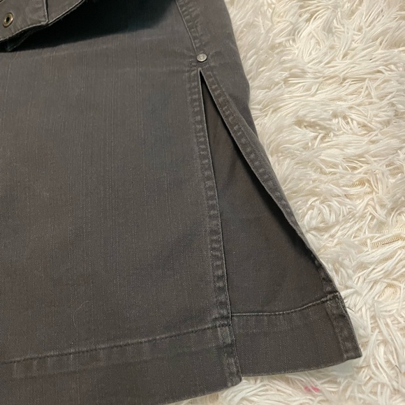 Gorgeous Diesel streetwear style skirt with side slits - Picture 5 of 9